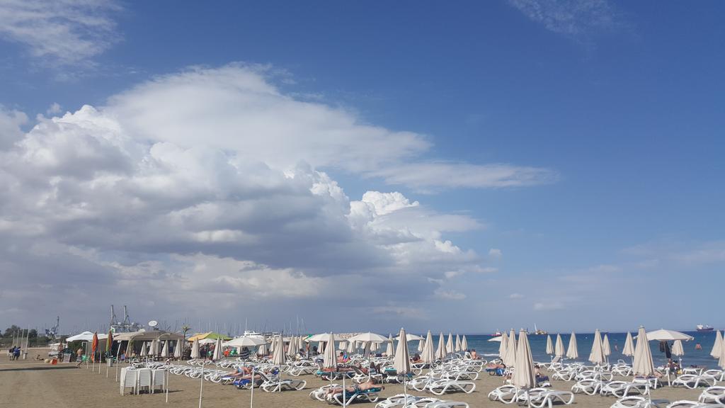 Alex Beach Apartment 31 Larnaca Exteriör bild